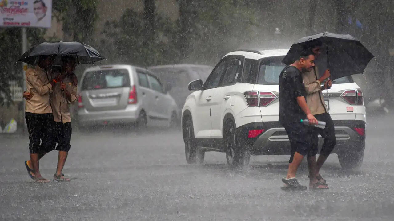 उत्तर भारत में गर्मी से राहत: बारिश का अलर्ट, जानें कब आएगी राहत