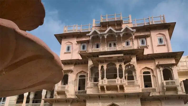 भूत बंगला: 350 साल पुराना किला अब बना डरावनी हवेली