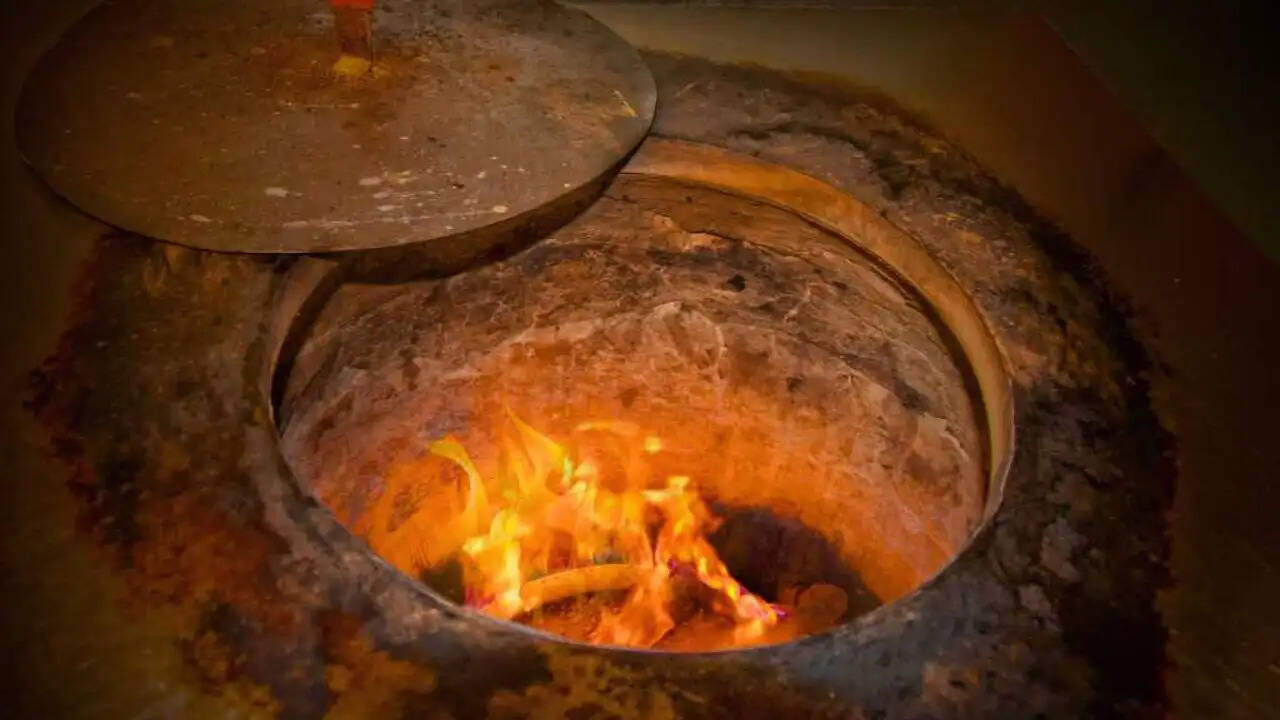 बस्ती में शादी समारोह में हुई दिल दहला देने वाली घटना: 11 वर्षीय चमन को जलते तंदूर में फेंका गया