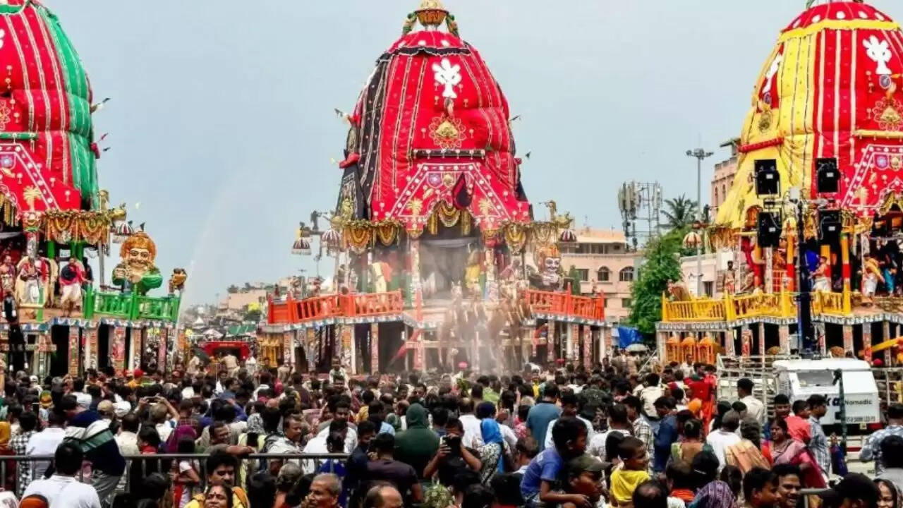 पुरी रथ यात्रा में भगदड़: 3 श्रद्धालुओं की मौत, 50 घायल
