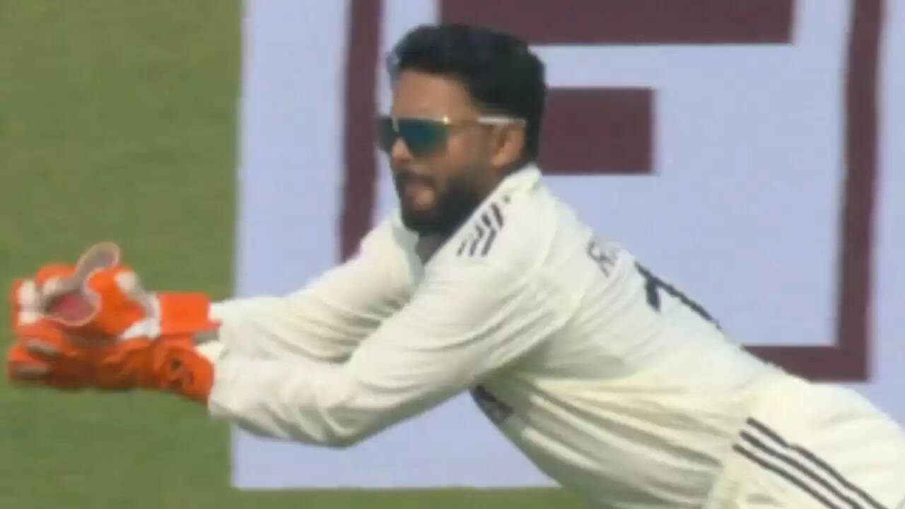 कोलकाता टेस्ट में बुमराह और पंत का जादू