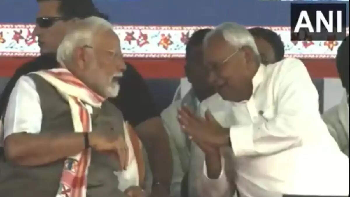 बिहार में पीएम मोदी की रैली: नीतीश कुमार ने किया नाम भूलने का मजेदार पल