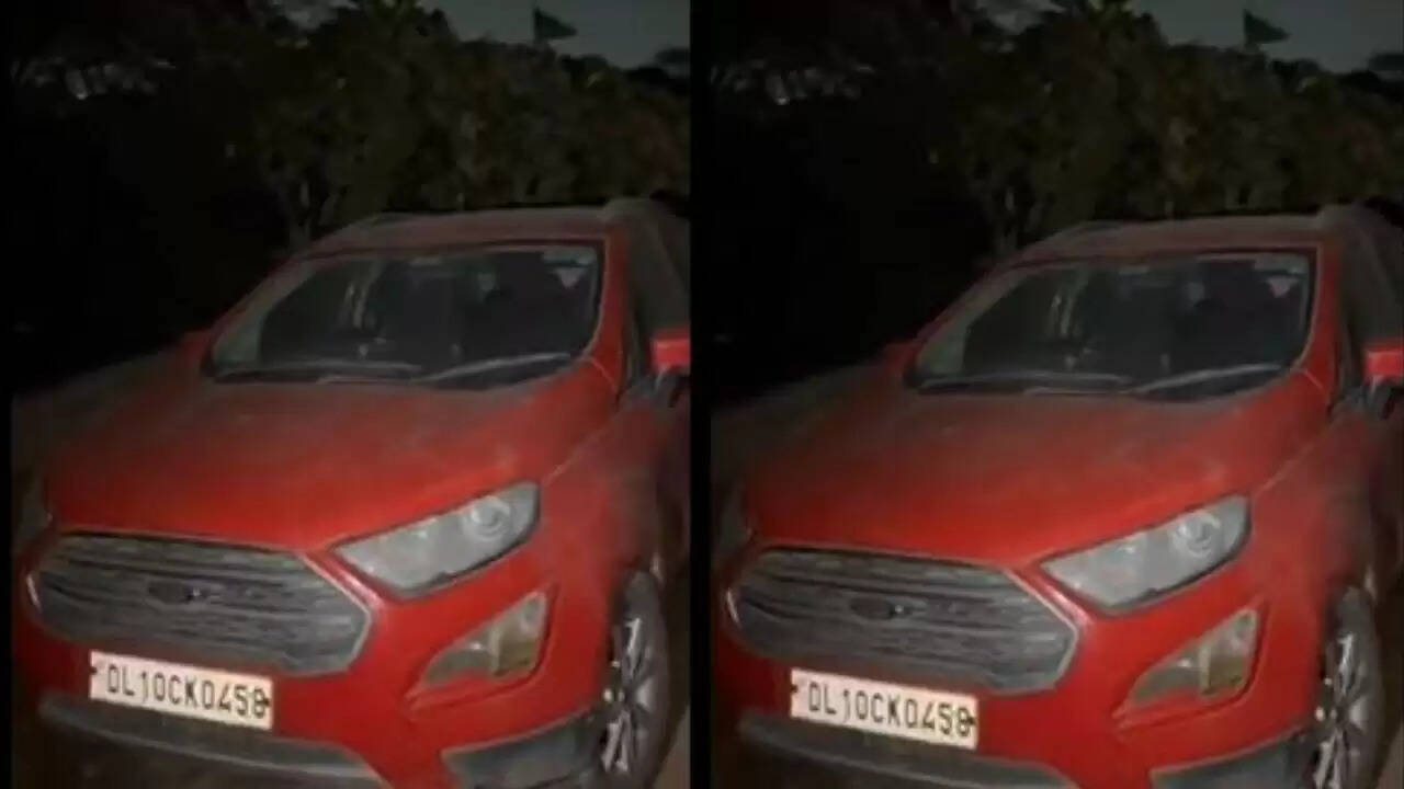 दिल्ली विस्फोट मामले में संदिग्ध कार जब्त, जांच जारी