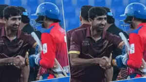 हरभजन सिंह का पाकिस्तानी गेंदबाज से हाथ मिलाना, क्रिकेट जगत में चर्चा का विषय