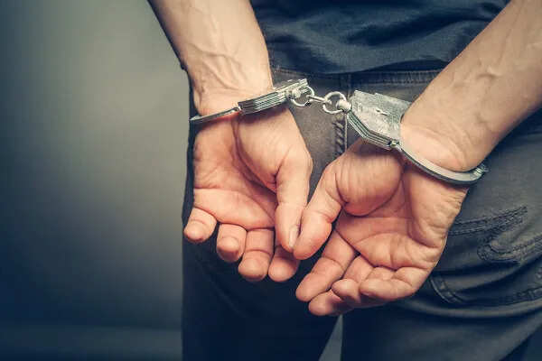 बीएसएफ और पंजाब पुलिस ने संयुक्त अभियान में पांच तस्करों को पकड़ा