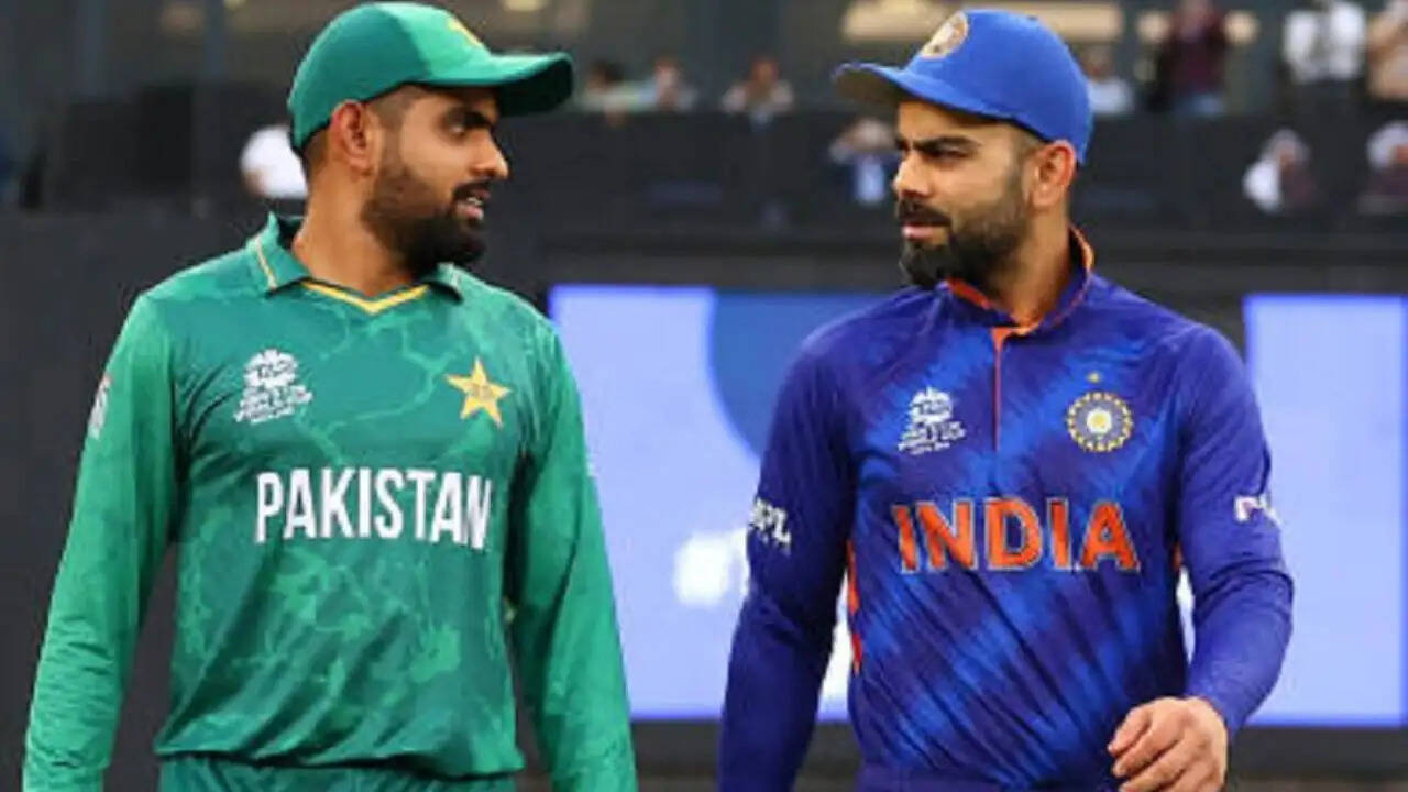 वसीम जाफर ने बाबर आजम की तुलना पर उठाए सवाल