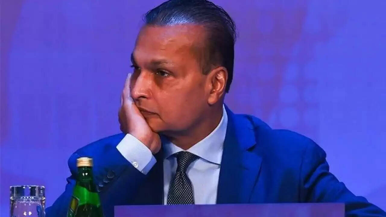 अनिल अंबानी के घर पर सीबीआई की छापेमारी, 17,000 करोड़ रुपये का ऋण धोखाधड़ी मामला