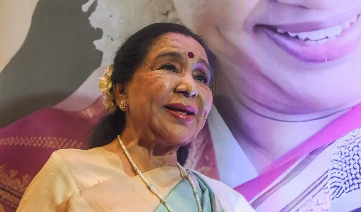 भारतीय संगीत की दिग्गज आशा भोसले का निधन: उनकी अंतिम इच्छा का खुलासा