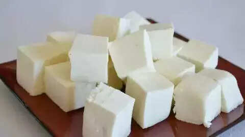 पनीर के अद्भुत स्वास्थ्य लाभ: जानें क्यों इसे रोजाना खाना चाहिए