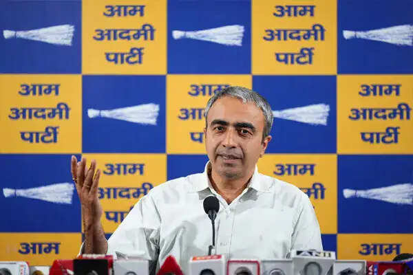 अनुराग ढांडा ने चानौत गांव में लाठीचार्ज को बताया लोकतंत्र पर हमला