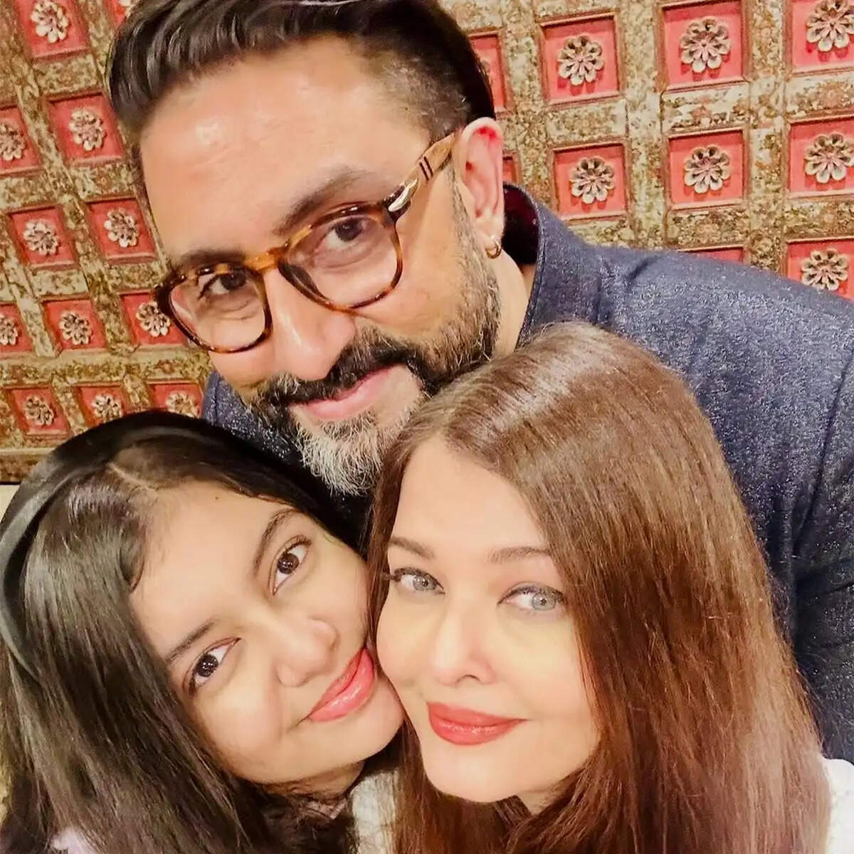 अभिषेक और ऐश्वर्या ने मनाई शादी की 19वीं सालगिरह, साझा की खूबसूरत तस्वीरें