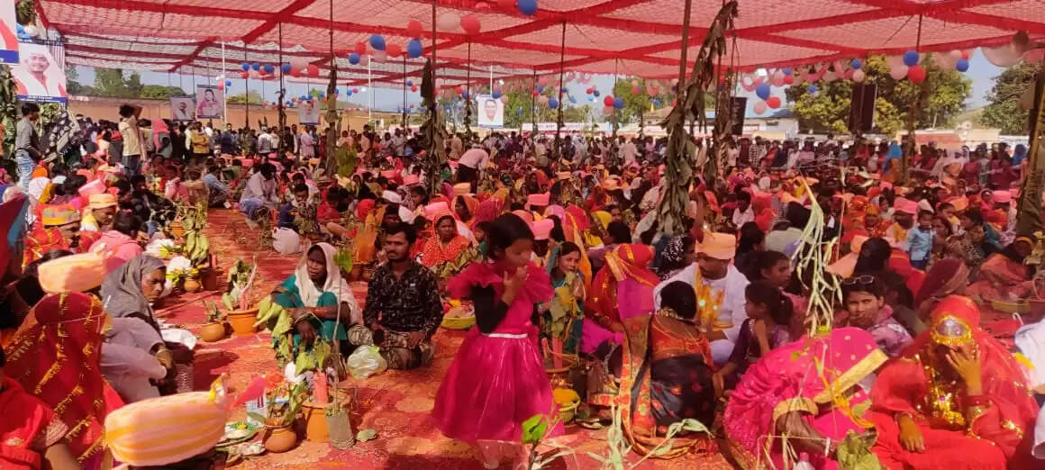 अनूपपुर: मुख्यमंत्री कन्या विवाह में पुष्पराजगढ़ में 351, जैतहरी में 447 जोड़े बंधे परिणय सूत्र में