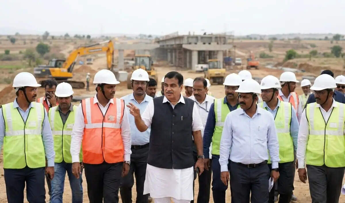 कर्नाटक और केरल में राष्ट्रीय राजमार्ग परियोजनाओं की समीक्षा