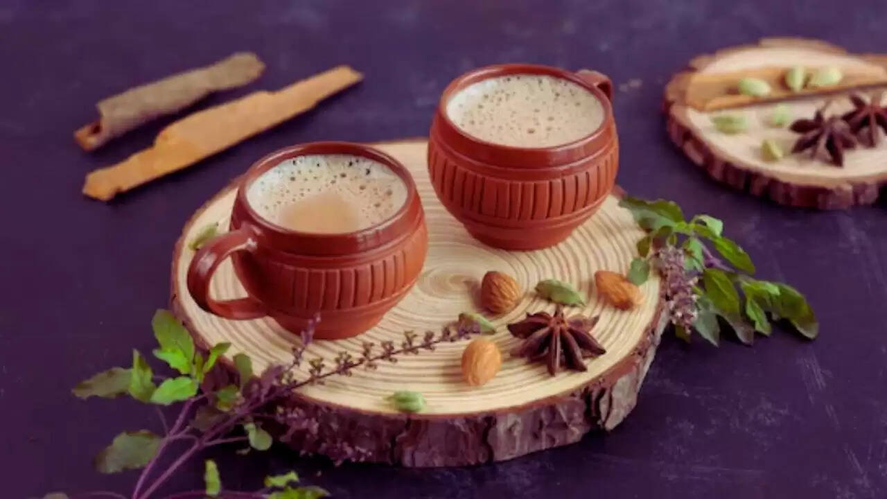 चाय बनाने की कला: दूध और चीनी डालने का सही तरीका क्या है?