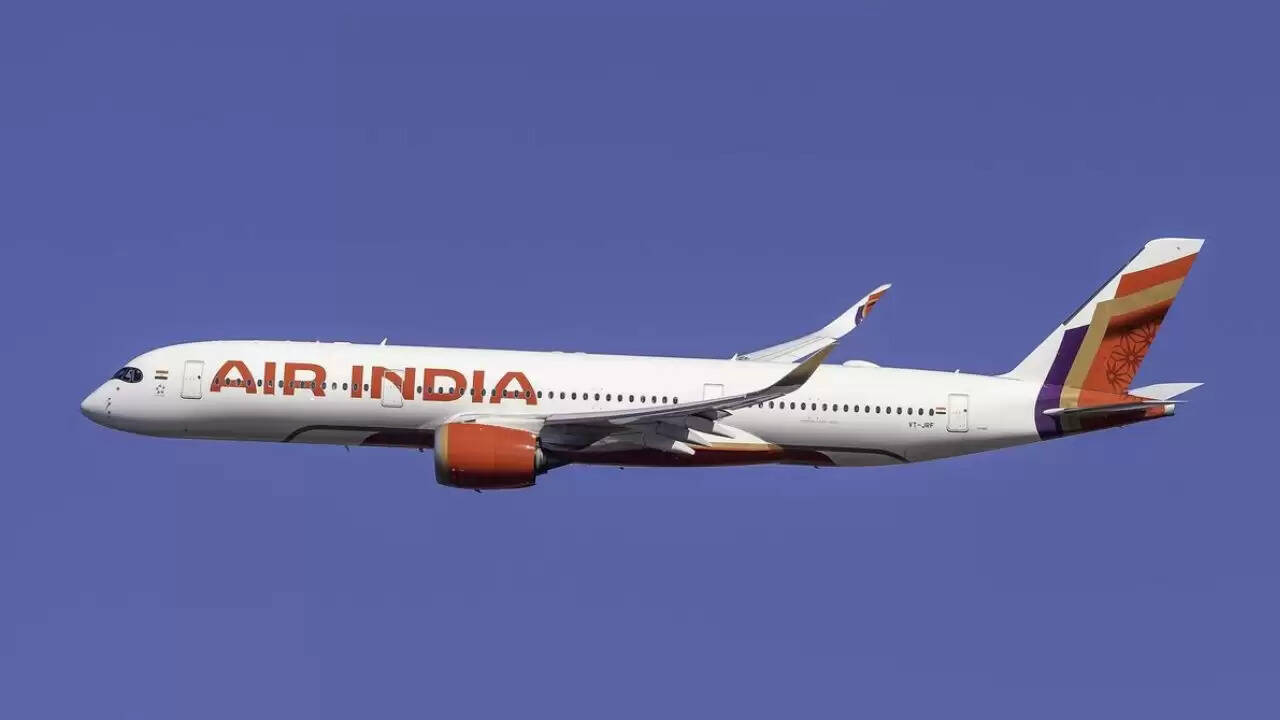 एयर इंडिया की उड़ान रद्द होने से परिवार की यात्रा हुई बर्बाद