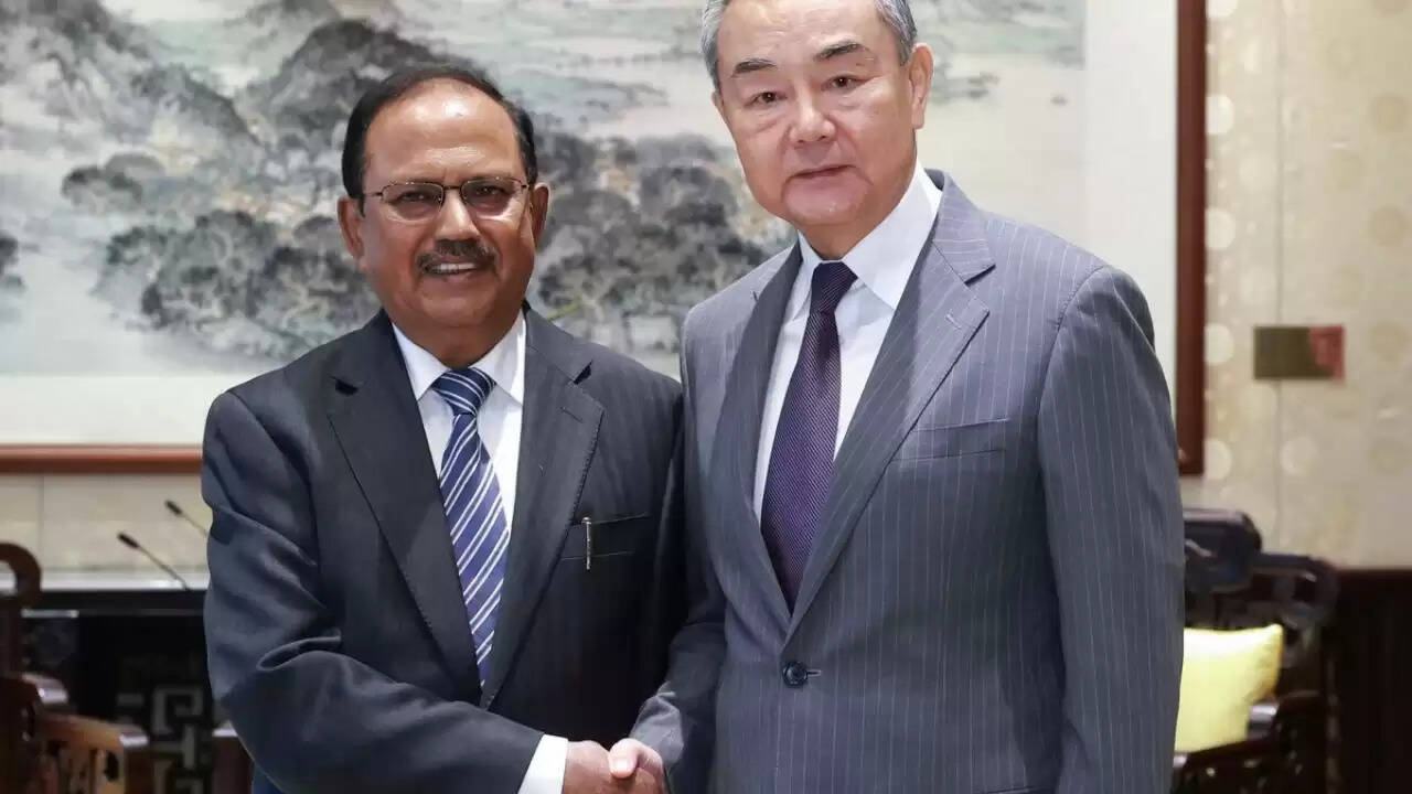 SCO बैठक में NSA अजीत डोभाल ने आतंकवाद के खिलाफ चीन के रवैये पर उठाए सवाल