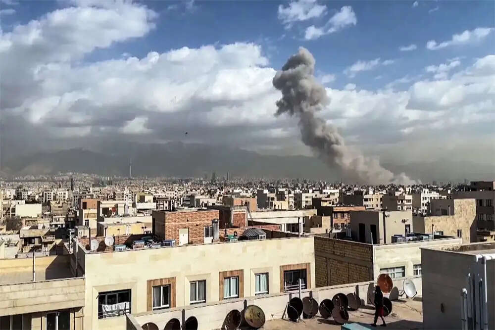 ईरान के सुप्रीम लीडर खामेनेई की मौत के बाद बढ़ी तनाव की स्थिति