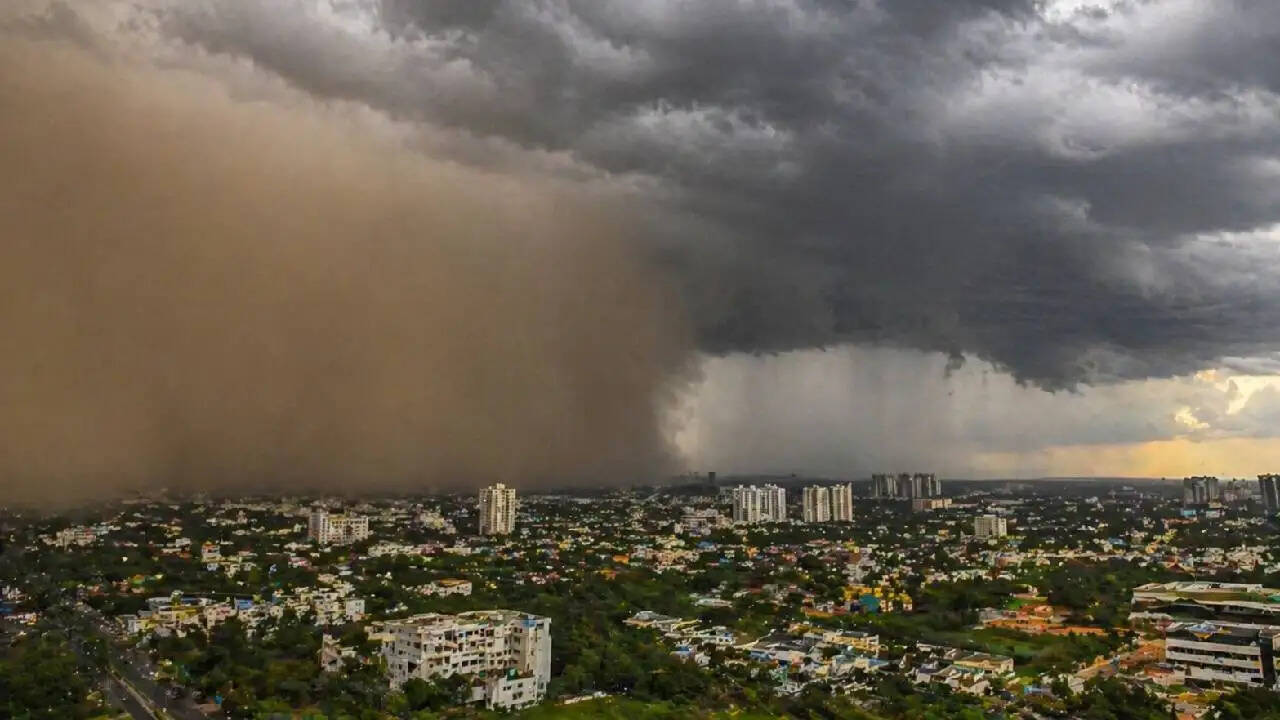 दिल्ली-NCR में मौसम में बदलाव, आंधी और बारिश की संभावना