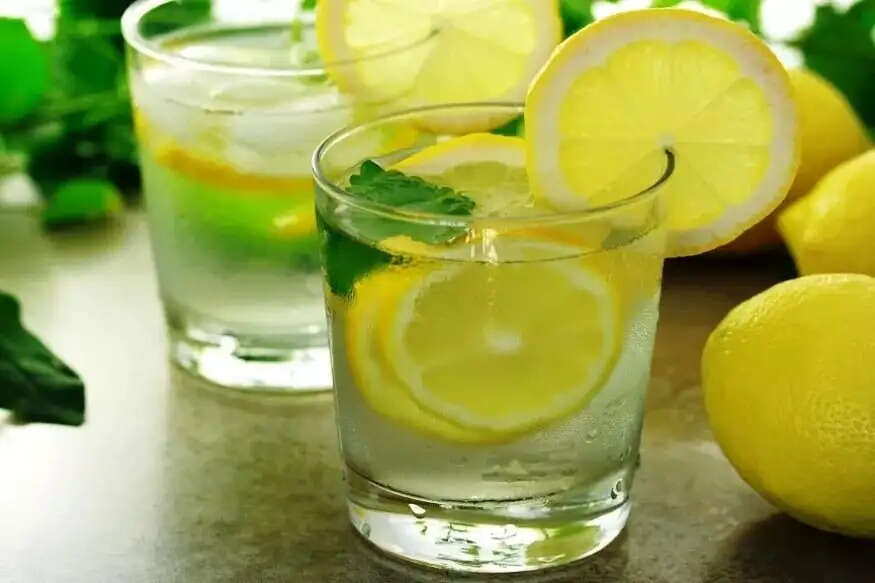 सुबह नींबू पानी पीने के अद्भुत स्वास्थ्य लाभ