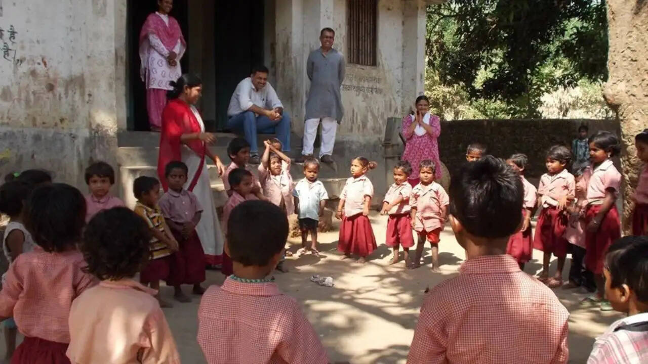 उत्तर प्रदेश में आंगनवाड़ी कार्यकर्ताओं की भर्ती: 12वीं पास महिलाओं के लिए सुनहरा अवसर