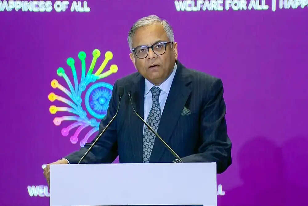 टाटा संस के चेयरमैन ने ईरान युद्ध पर जताई चिंता, रोजगार के अवसर बढ़ाने की योजना