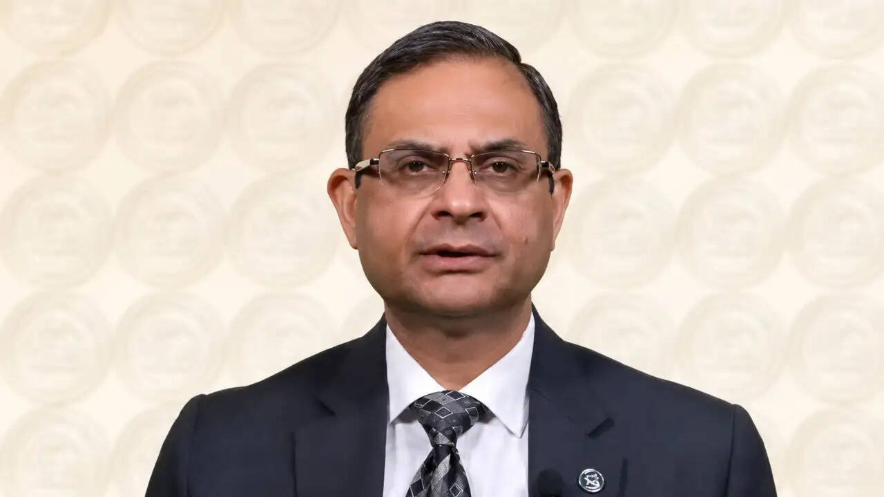 RBI ने नीतिगत रेपो दर को 5.25% पर बनाए रखा, महंगाई पर चिंता