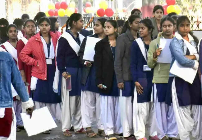बिहार बोर्ड 12वीं परीक्षा का परिणाम घोषित, 85.19% छात्रों ने किया सफलता हासिल