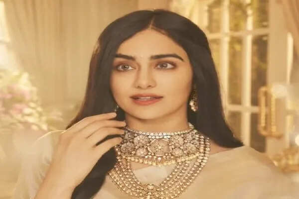 अदा शर्मा का सोशल मीडिया पर सकारात्मकता फैलाने का संदेश