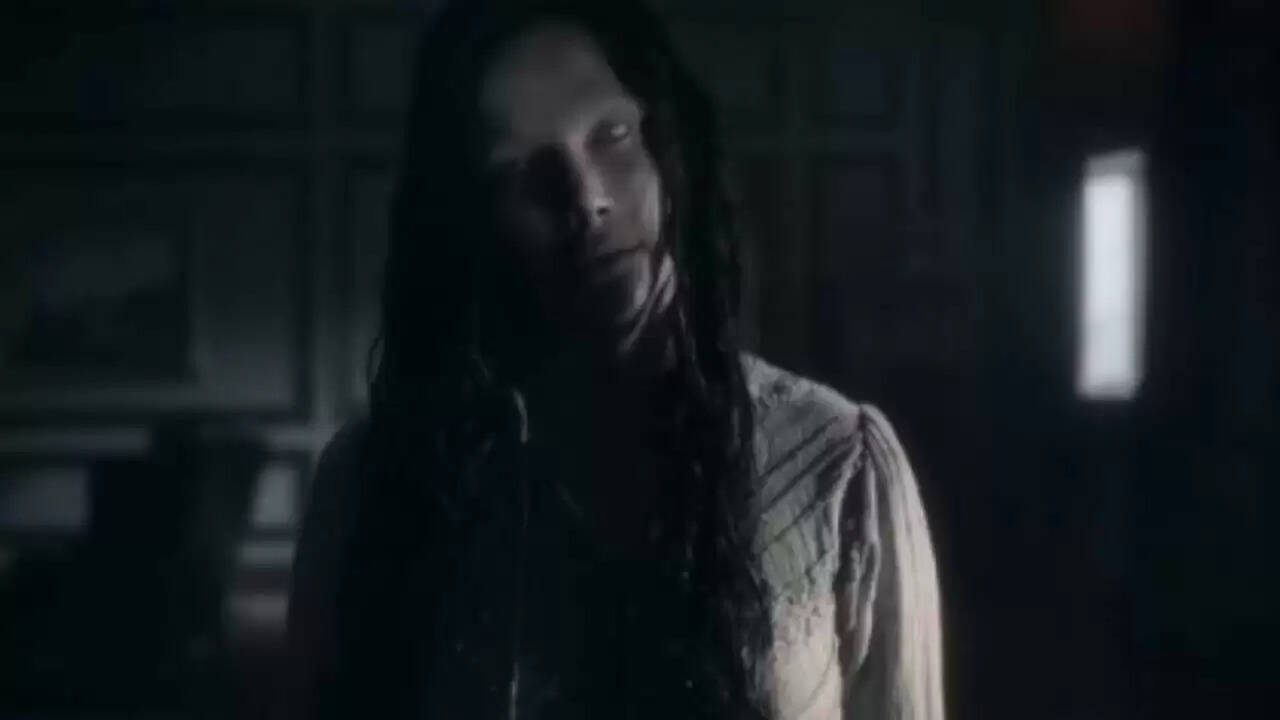 नेटफ्लिक्स की 'The Haunting of Bly Manor': एक डरावनी और भावनात्मक यात्रा