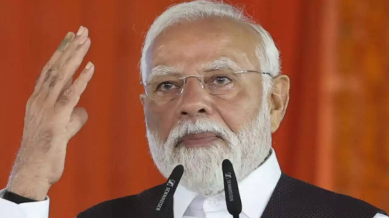 भारत-पाकिस्तान के बीच सियासी तकरार: पीएम मोदी का कड़ा जवाब और 'ऑपरेशन सिंदूर'