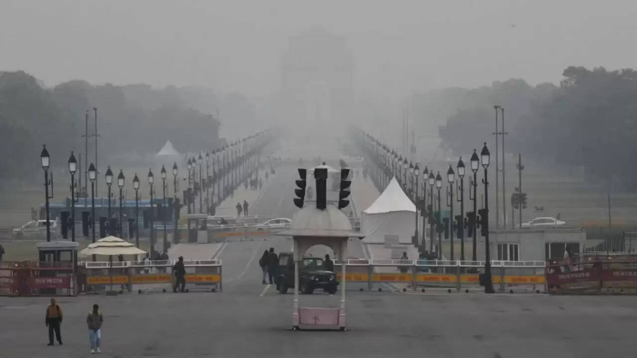 भारत में मौसम का मिजाज: सर्दी की दस्तक और दक्षिण में बारिश का अलर्ट