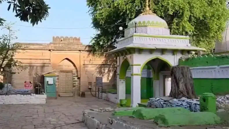 मध्य प्रदेश हाई कोर्ट ने भोजशाला मंदिर को वाग्देवी का स्थल घोषित किया