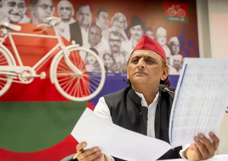 अखिलेश यादव ने भाजपा पर लगाया नकली काम करने का आरोप, 2027 के चुनाव को बताया लोकतंत्र की रक्षा का अवसर