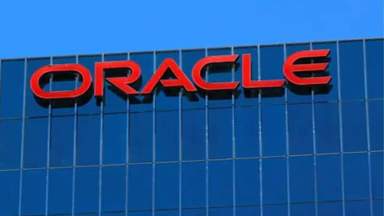 ओरेकल की बड़ी छंटनी: 30,000 कर्मचारियों की नौकरी गई
