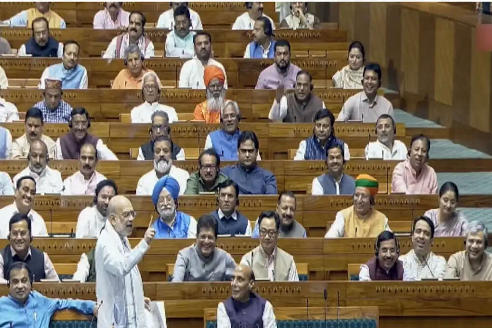 महिला आरक्षण पर अमित शाह का जोरदार जवाब, कांग्रेस पर साधा निशाना