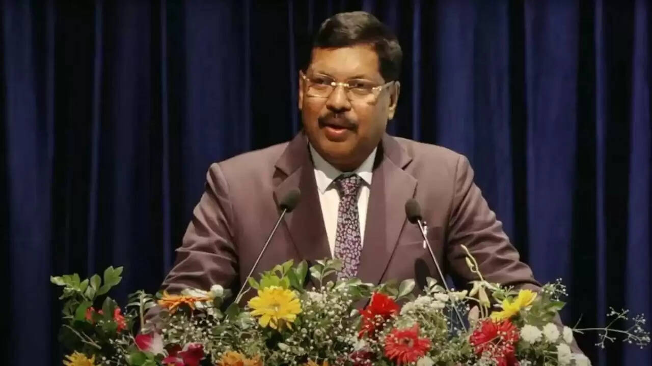 दिल्ली में बुनियादी ढांचे की खामियां: मुख्य न्यायाधीश बीआर गवई की कड़ी टिप्पणी