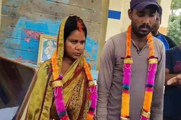 बिहार में 36 वर्षीय महिला ने 24 वर्षीय युवक से की शादी, बच्चों ने मां का साथ छोड़ने का किया फैसला