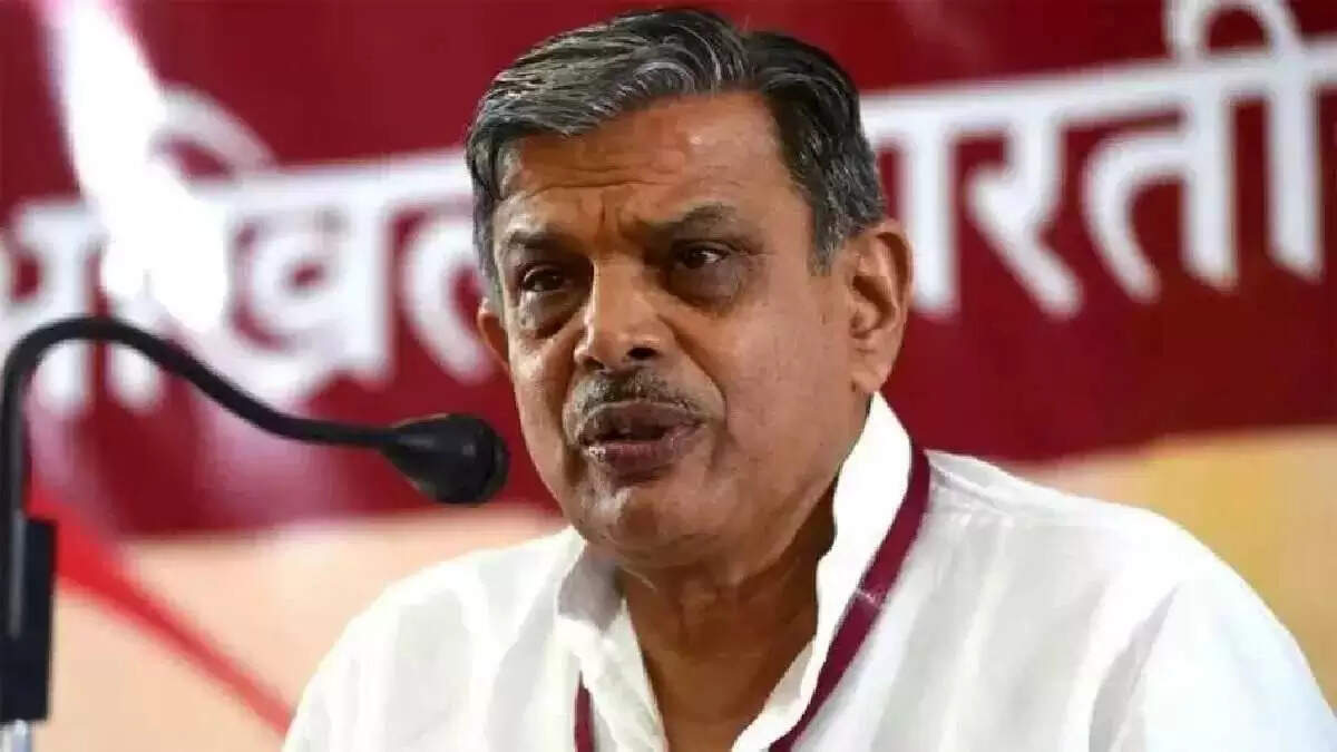 आरएसएस की संविधान में समाजवाद और धर्मनिरपेक्षता पर बहस की मांग, बीजेपी का टालमटोल