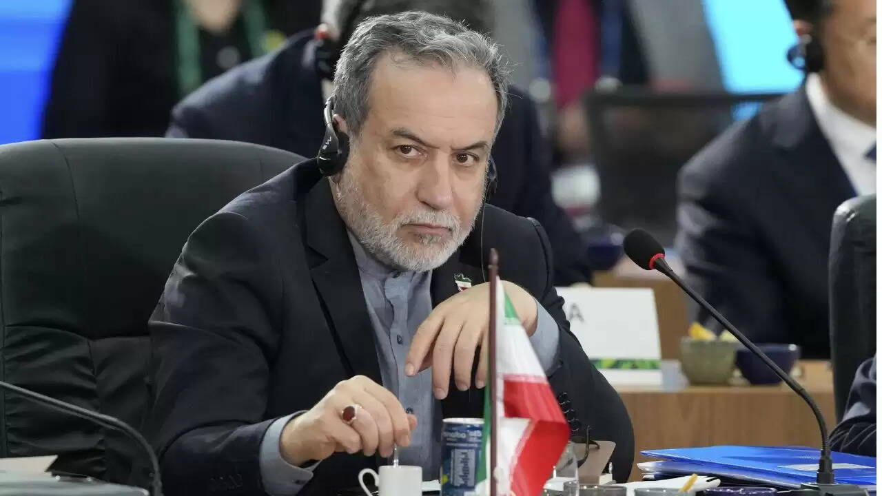 ईरान ने स्ट्रेट ऑफ होर्मुज को युद्धविराम के दौरान खोला