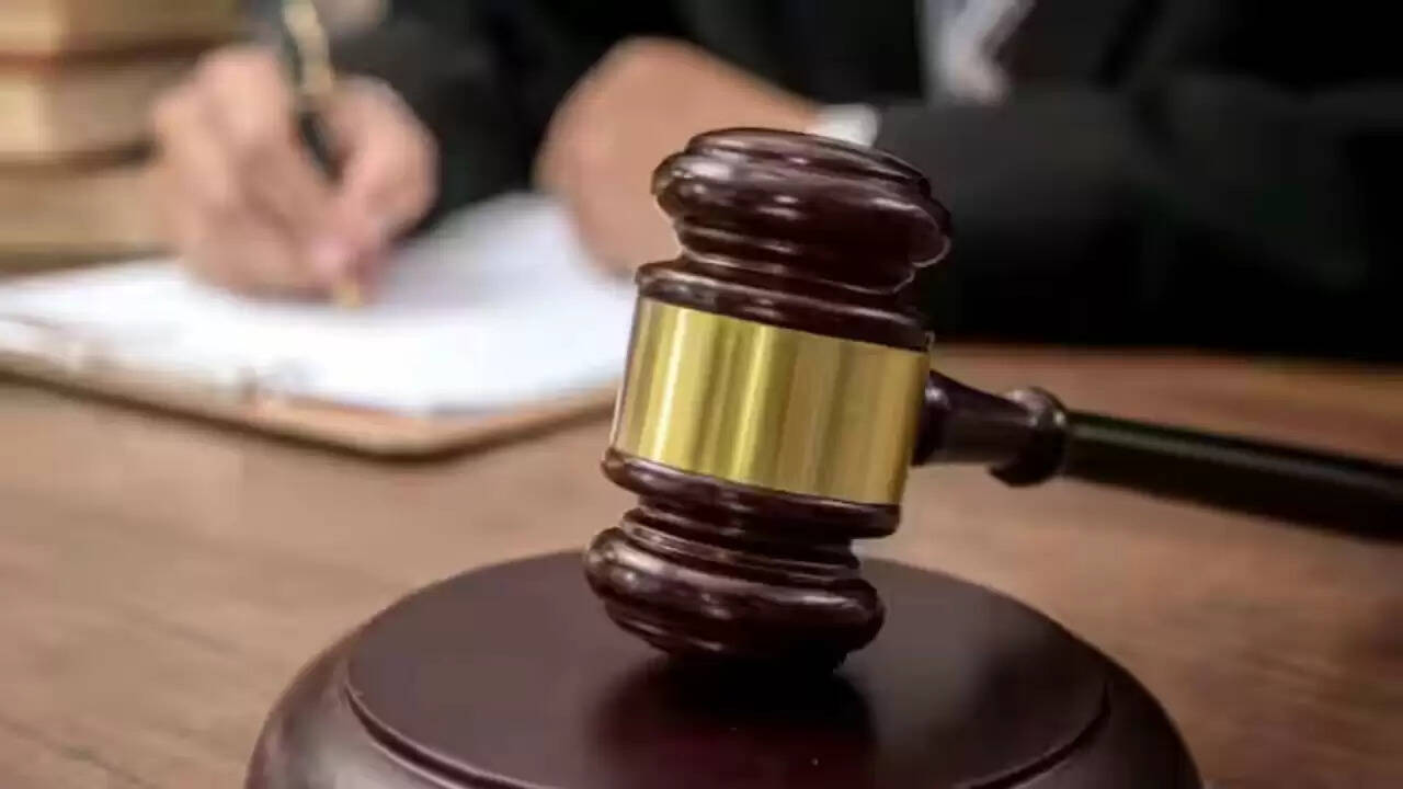 दिल्ली की अदालत ने पूर्व विधायक किशोर समरीते को बम धमकी के मामले में सुनाई सजा