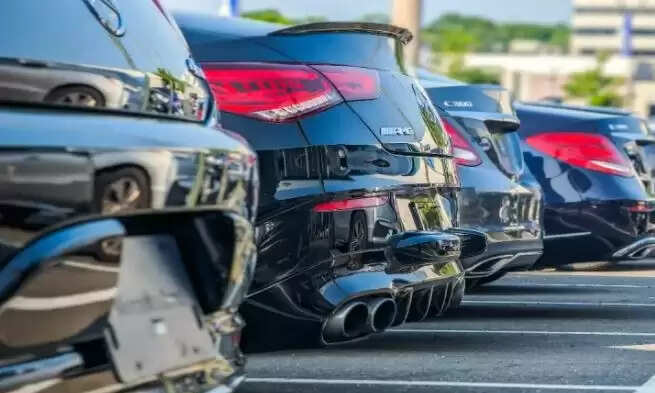 नवंबर 2025 में भारत की कार बिक्री में जोरदार वृद्धि, जानें शीर्ष कंपनियों का प्रदर्शन