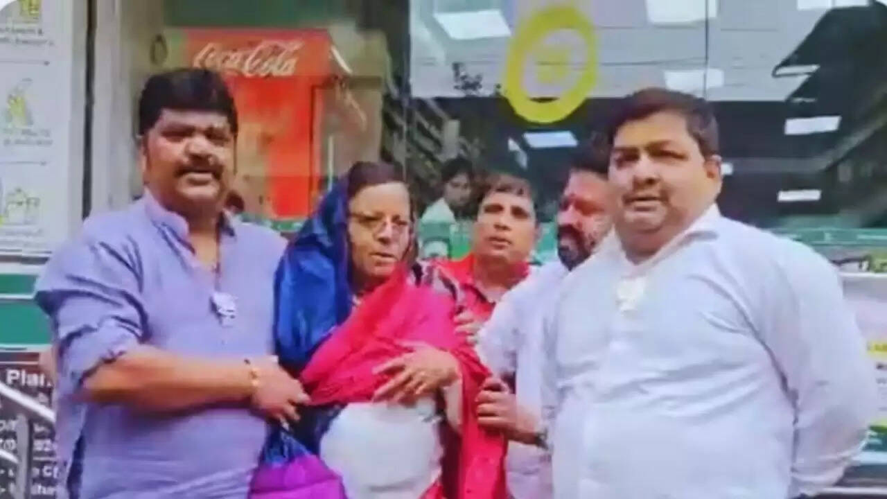 महाराष्ट्र में मोदी की मॉर्फ्ड फोटो पर सियासी बवाल: भाजपा और कांग्रेस के बीच तीखी बहस