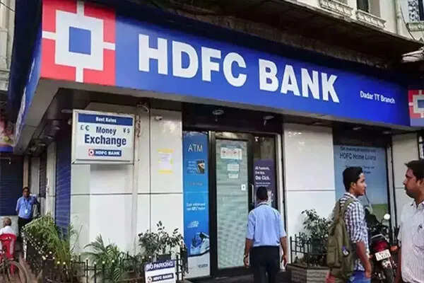 HDFC बैंक के नए नियम: कैश लेन-देन और ऑनलाइन ट्रांसफर पर बढ़े शुल्क