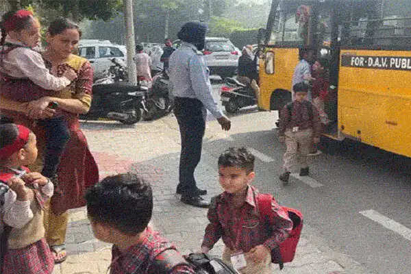 पंजाब में स्कूलों और विधानसभा को बम से उड़ाने की मिली धमकी