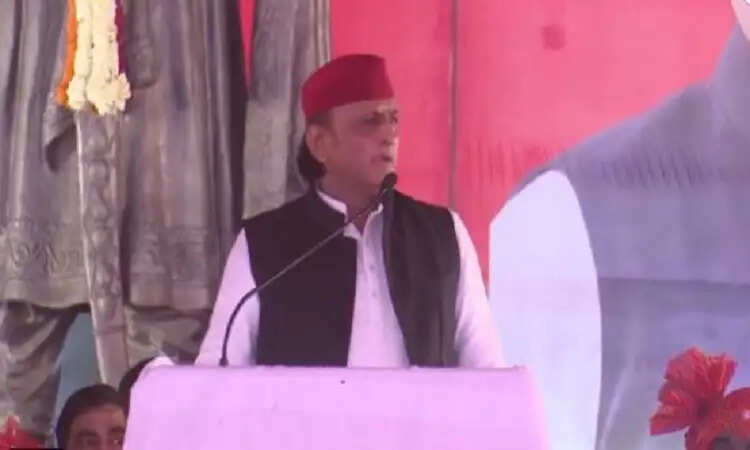 अखिलेश यादव ने दादरी में महिलाओं के लिए किए बड़े वादे