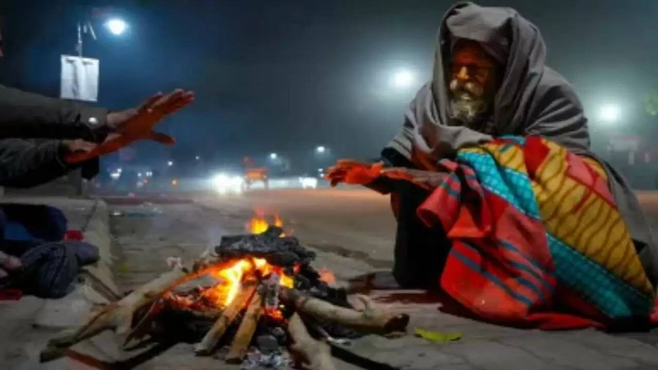 भारत में मौसम का हाल: ठंड और बारिश का सामना