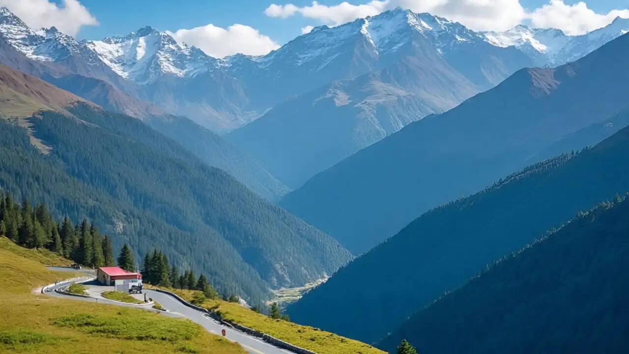 गर्मी में इन 8 अद्भुत पहाड़ी ड्राइव्स पर जाएं: एक यादगार अनुभव