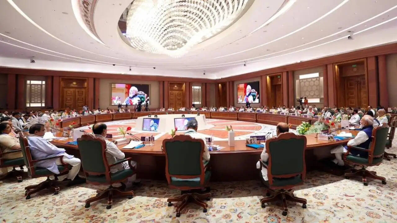 क्या एनडीए के लिए नई राजनीतिक संभावनाएं खुल रही हैं? जानें विपक्षी दलों में उठते असंतोष के संकेत