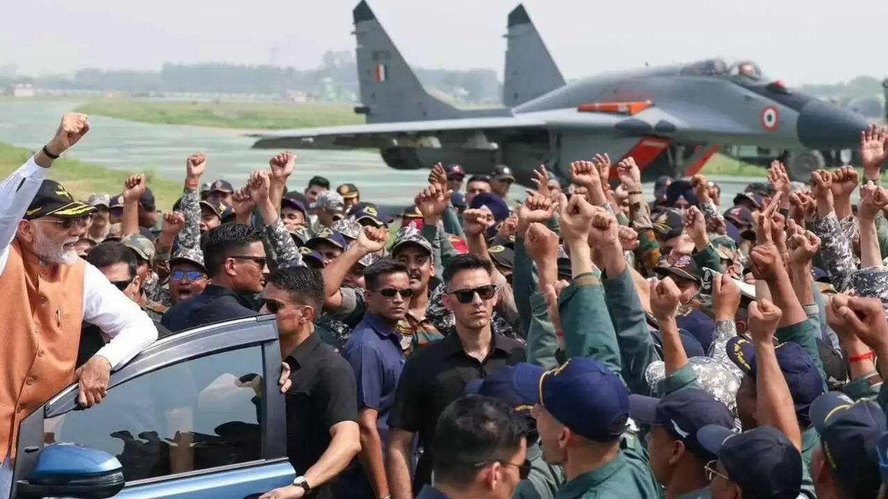 भारत की नई सैन्य रणनीति: पाकिस्तान और चीन के खिलाफ तैयारी