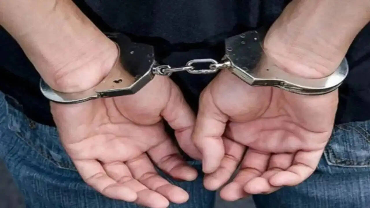 मोगा में नशा तस्कर गिरफ्तार, पुलिस ने बरामद की हेरोइन और अवैध पिस्तौल